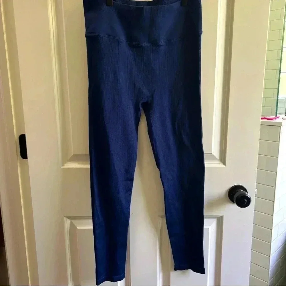 EUC J Crew SculptStretch high rise ribbed leggings in blue. Size Medium. - Picture 5 of 5